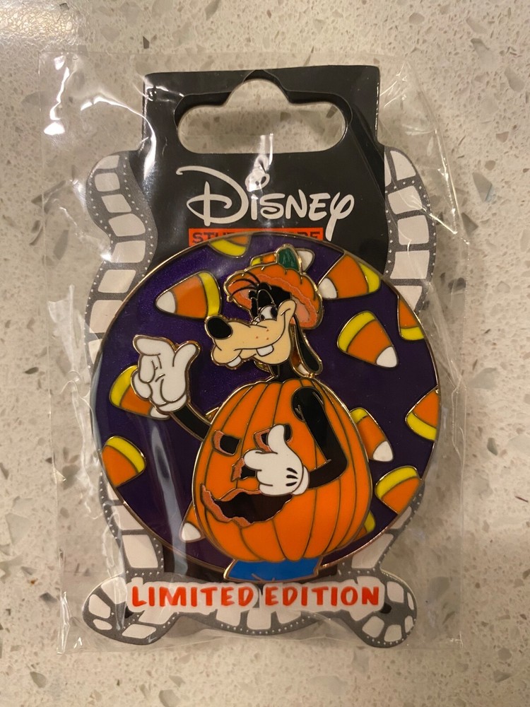 DISNEY PIN DSSH Halloween CANDY CORN LE 400 GOOFY Pumpkin Costume NEW