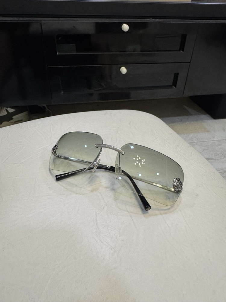 Y2K Vintage Chanel 4085 Silver Sunglasses with Green Gradient Lenses 124 8G