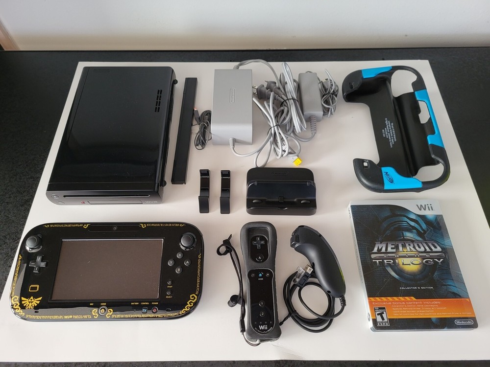 Nintendo Wii U Wind Waker Edition + Wii Remote & Metroid Prime Trilogy Steelbook