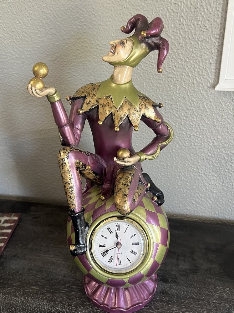 TMS 2004 Jester Harlequin Sculpture Pottery Clock Mardi Gras Decor