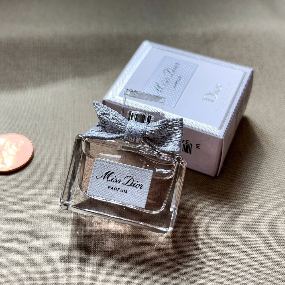 DIOR Miss Dior Travel Size Parfum Splash 0.17 oz / 5 mL Mini Bottle