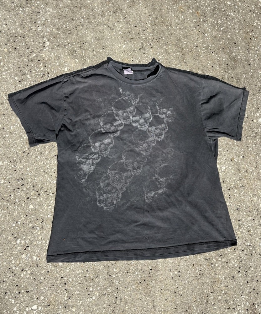 Vintage Men’s Y2K Skull Grunge Graphic Designs Grey Shirt