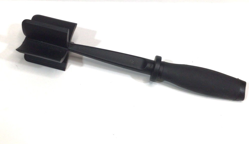 Pampered Chef Mix N Chop Meat Chopper - Black Nylon Crumbler Mixer Masher Tool #2583