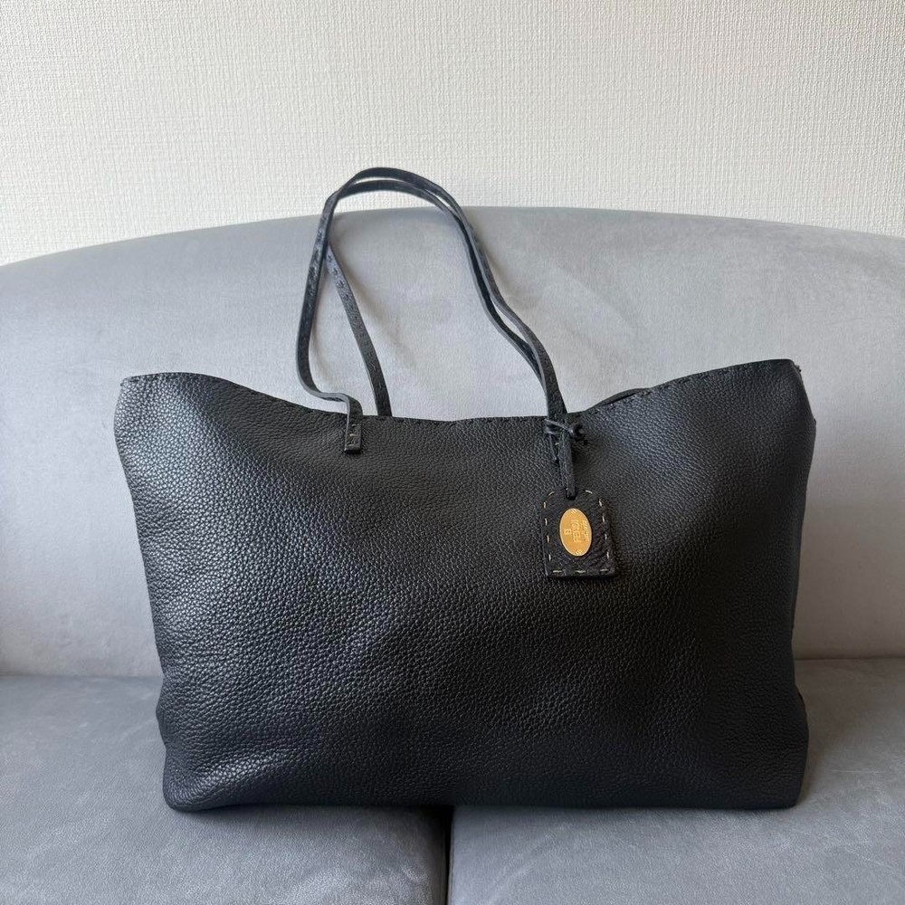 FENDI Selleria Large Leather Tote Bag Black Hand Stitched Pebbled Italy