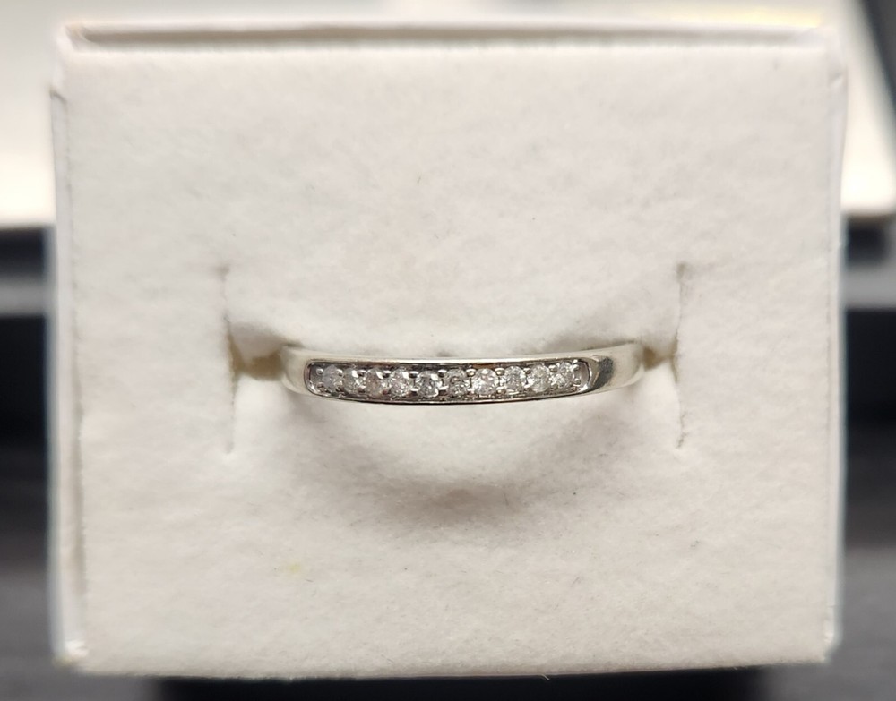 10K White Gold/Diamond Band Ring Size 7-1/4 Stamped +Tested 10k Gold