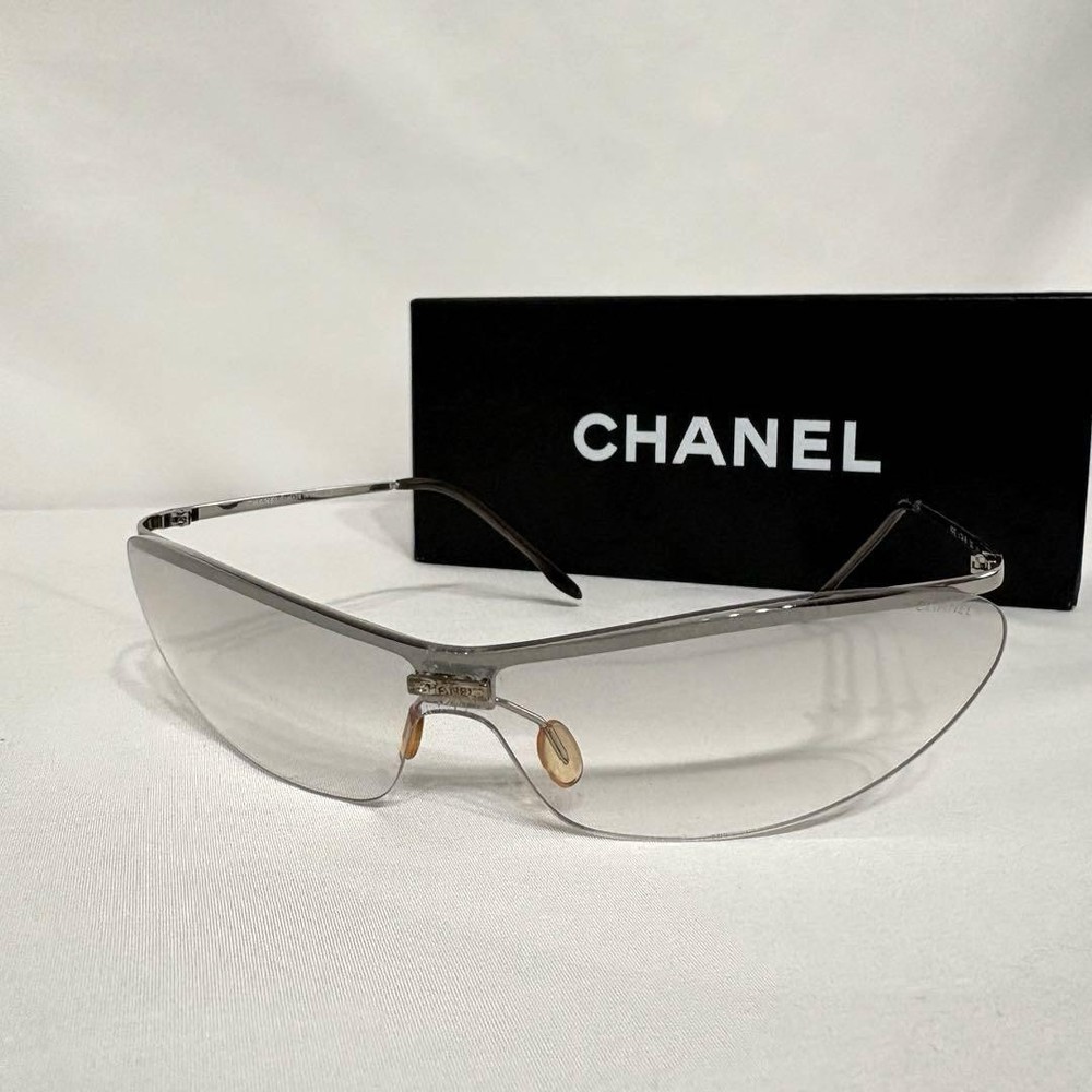 Chanel 4042 Coco Mark Sunglasses Black Frame Like New With Box