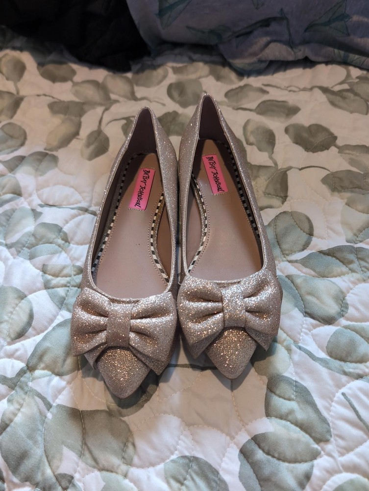 Betsey johnson flats