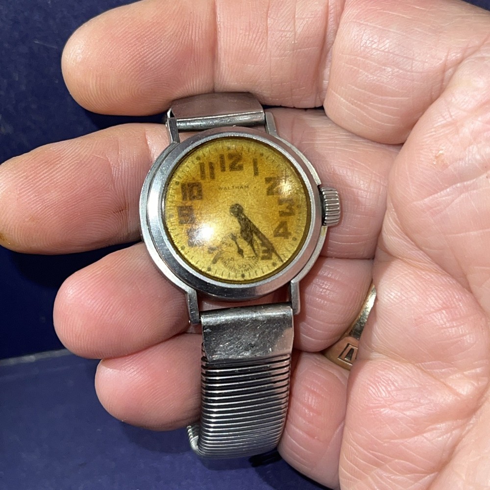 Vintage Waltham Watch 1942 US Military Windup Mechanical 9 Jewels 6/0 WORKS WELL