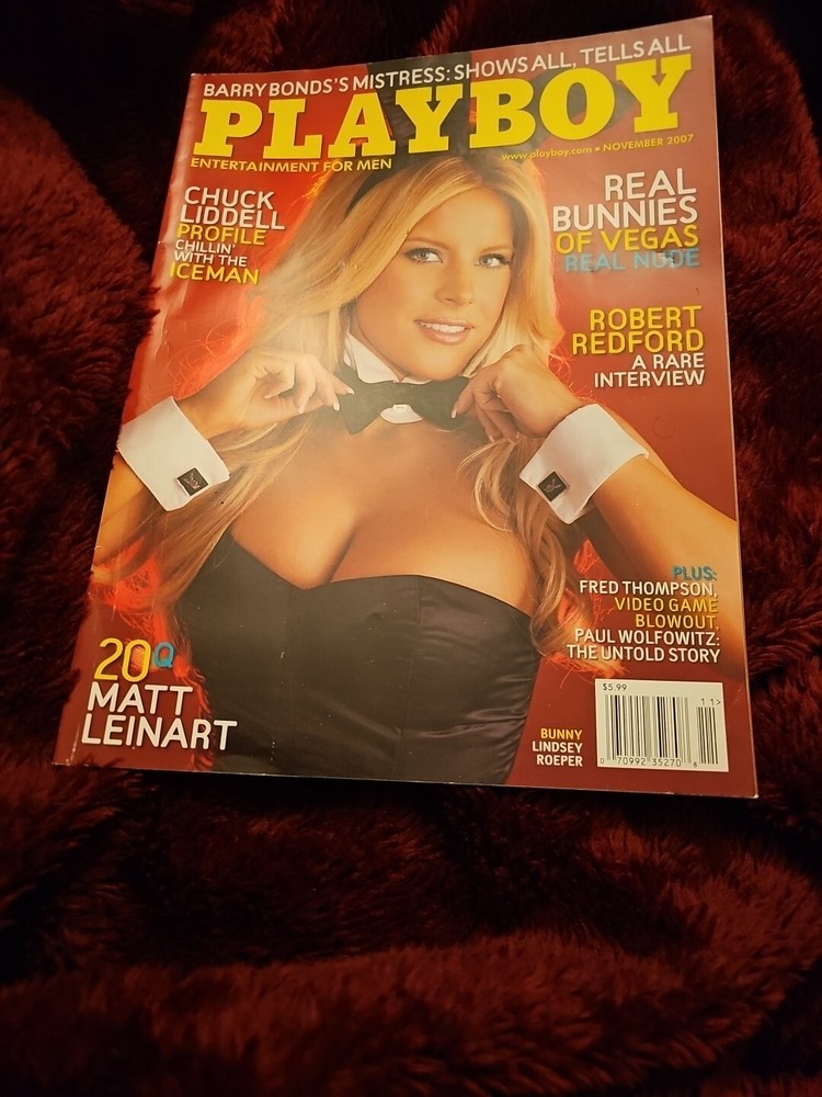Playboy Magazine November 2007 (Cover: Lindsey Roeper | PMoM: Lindsay Wagner)