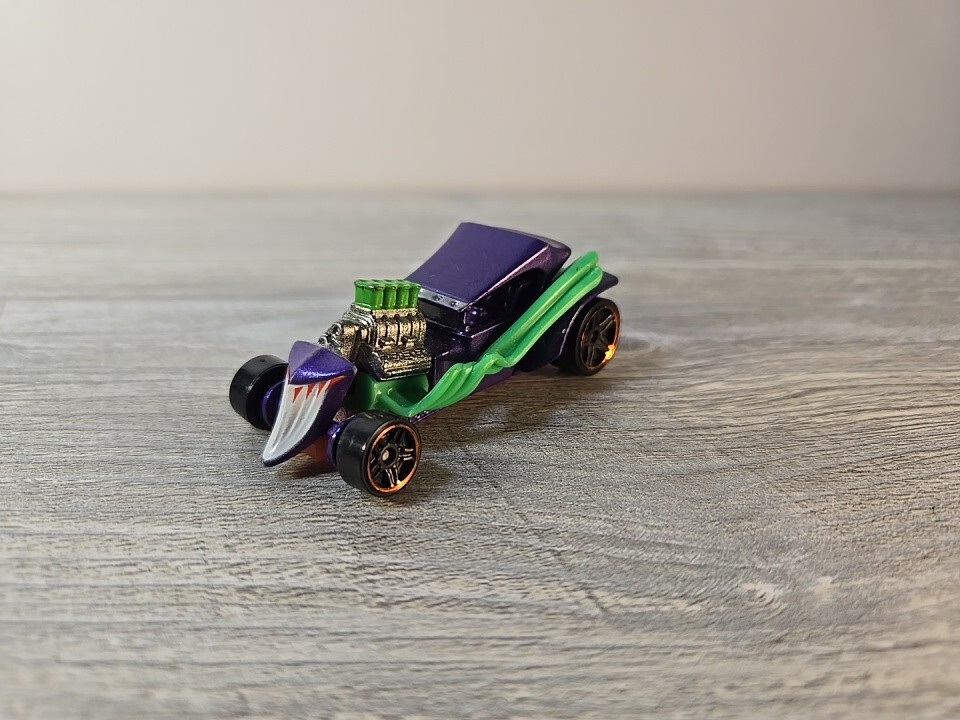 CHRISTMAS SALE!  Hot Wheels DC Comics Batman  THE JOKER 1960 Hot Rod Style, 2016-image