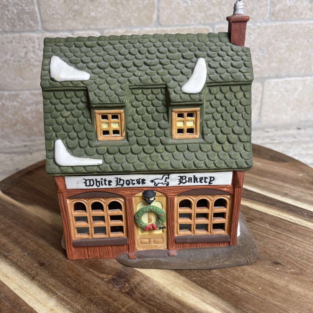 Dept 56 Heritage Village Dickens Series White Horse Bakery Collectible