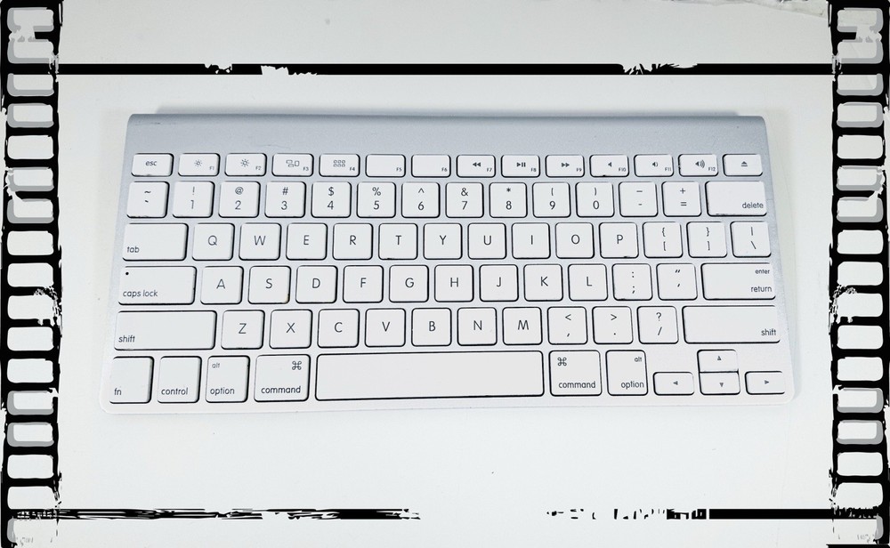 Genuine Apple Magic Keyboard A1314 Wireless Bluetooth Slim Aluminum White
