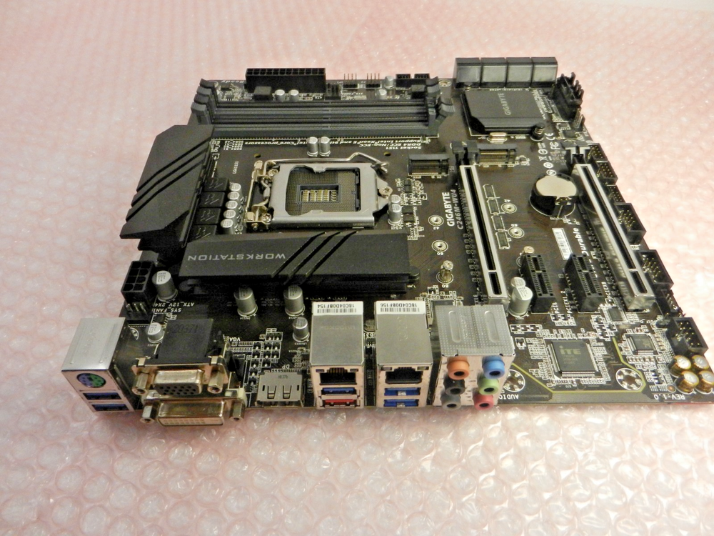 GIGABYTE C246M-WU4 Motherboard LGA1151 DDR4 VGA M-ATX MATX