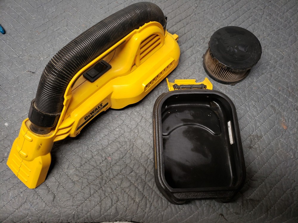 Dewalt DCV517 BARE 20V Cordless Battery Vacuum 20 volt W/ Filter 20 Volt