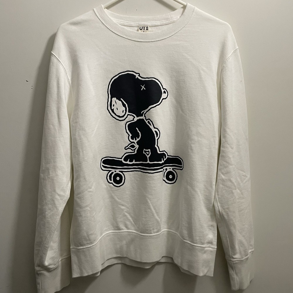 Kaws x Uniqlo x Peanuts Snoopy Skateboarding Sweatshirt White Sz Medium M