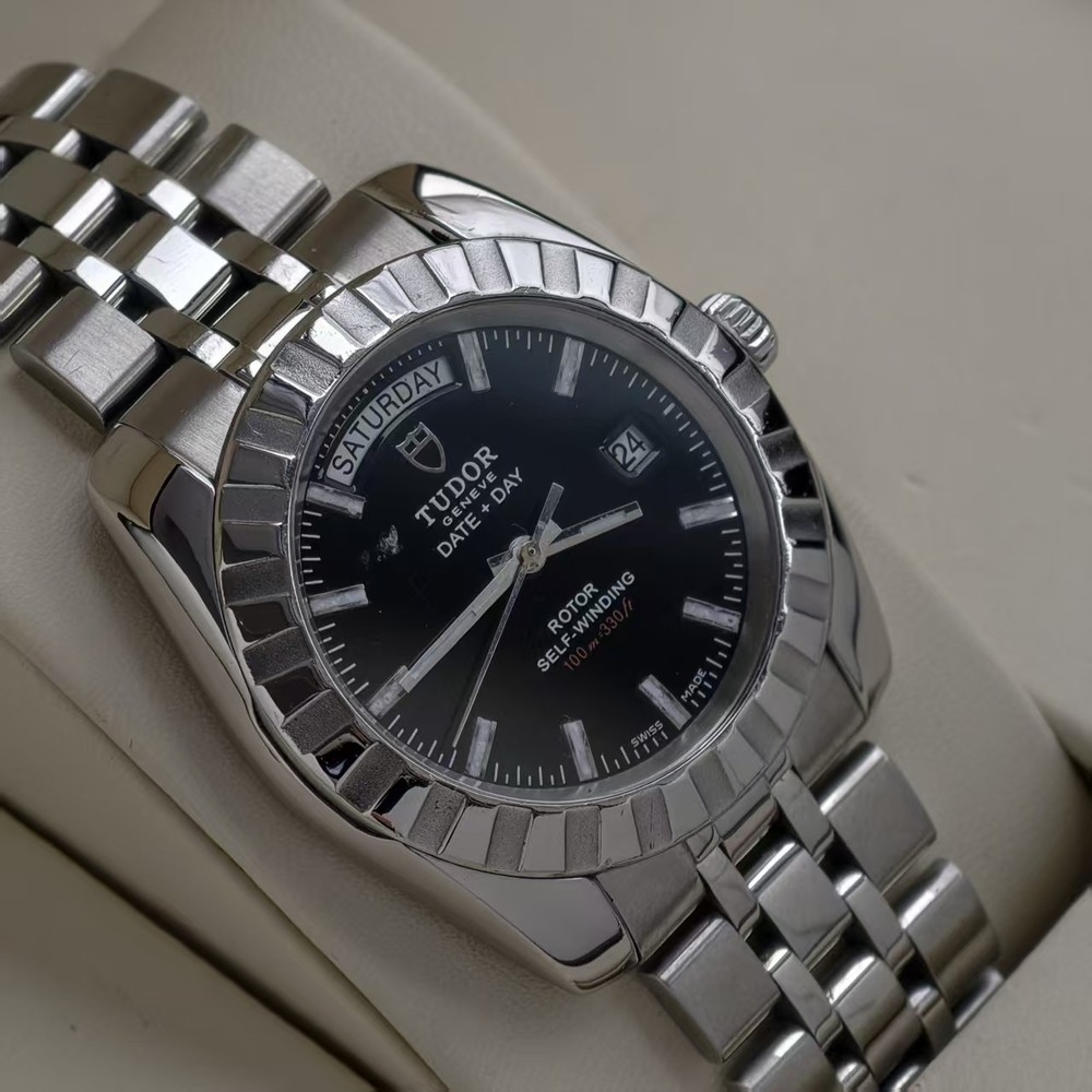 Tudor Classics 23010 Black Dial Men's Watch Automatic 39.2mm Date Day