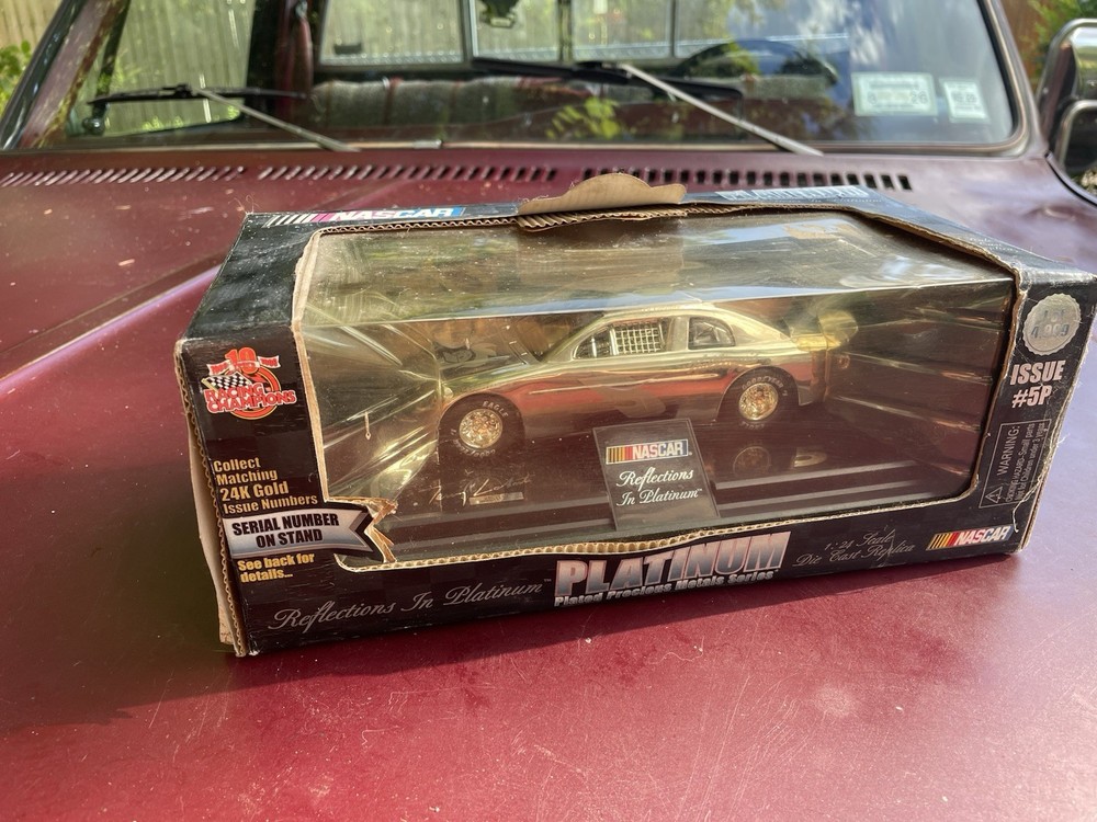 Nascar #77 Racing Champions 50TH Ann Platinum Plated 1:24 Robert Pressley in box
