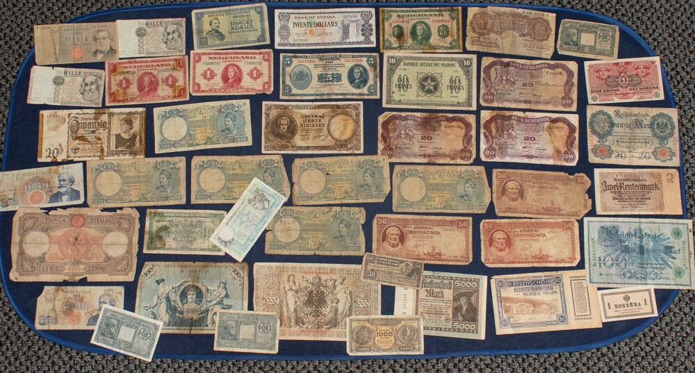 Lot of 44 Foreign Bank Notes Mexico Netherlands Italy Guyana -See Photos