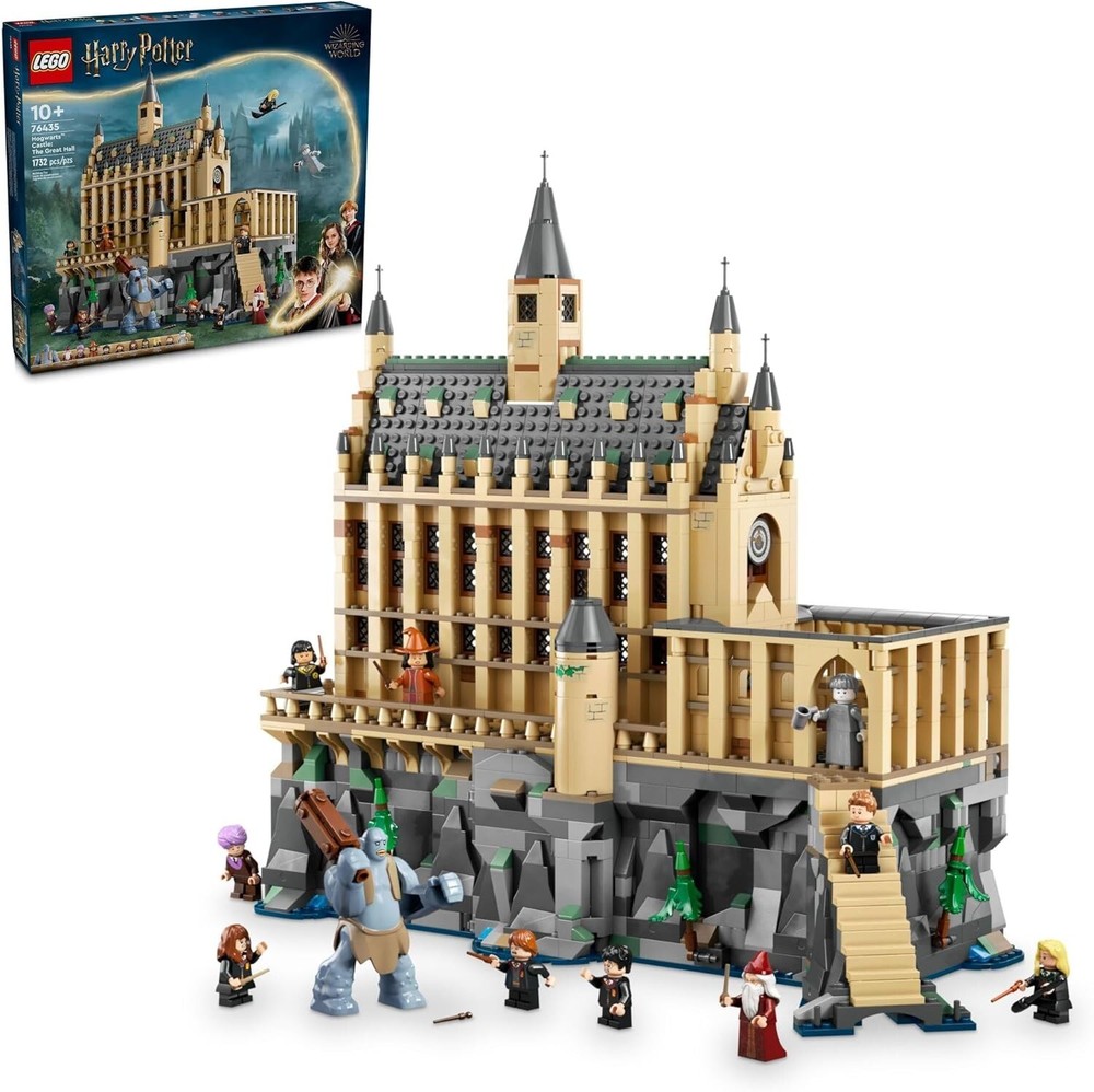 Harry Potter Hogwarts Castle Great Hall Playset with 11 Minifigures