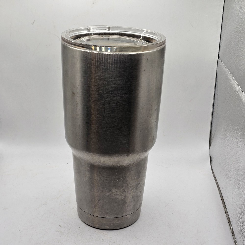 Yeti Rambler 30oz Stainless Steel Tumbler with Drink-Through Lid for Travel