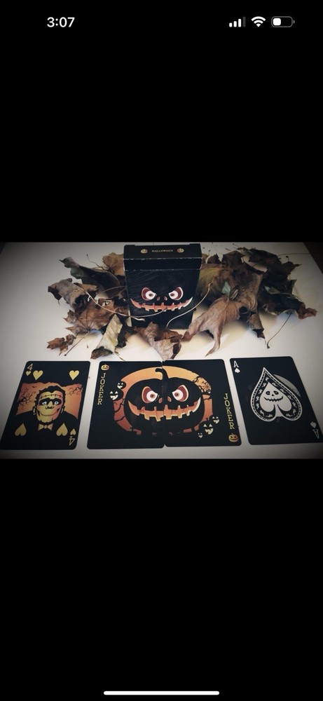 Spooky Halloween Tarot Deck by Natalia Silva
