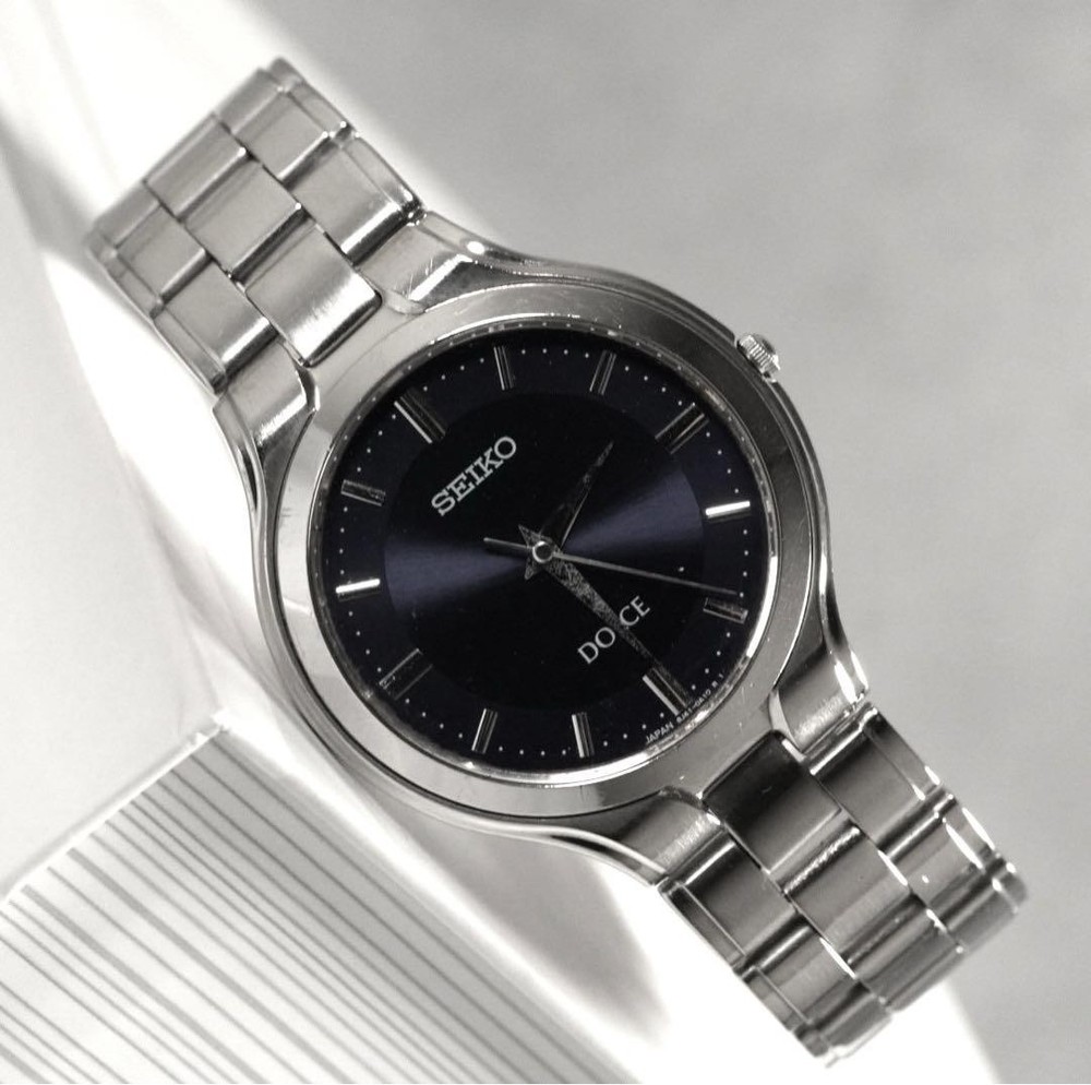 Seiko Dolce Silver Round Mens Watch with Elegant Design