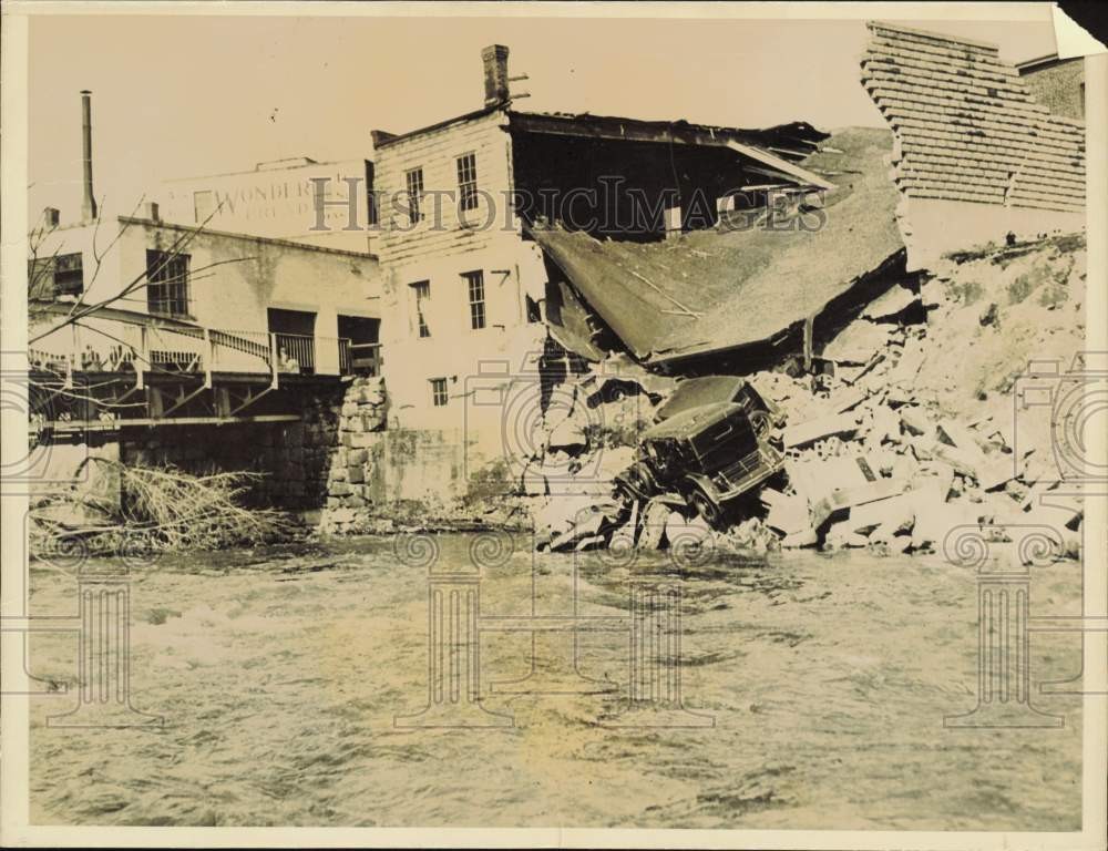 1936 Press Photo Aftermath of roaring flood waters in Fitchburg, Massachusetts