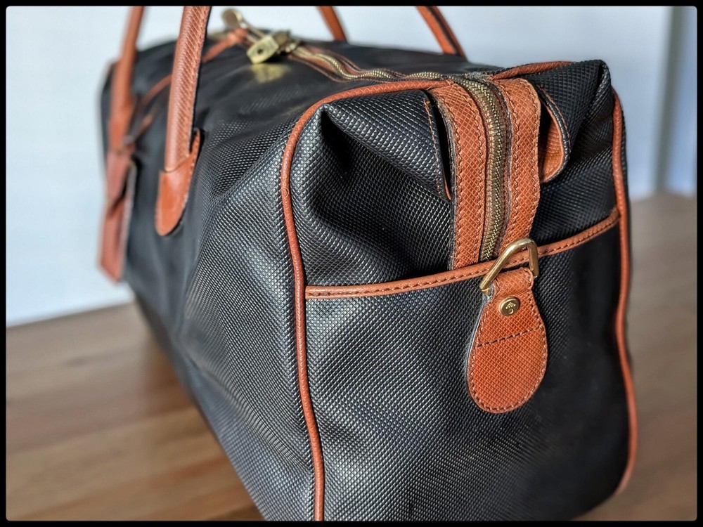 BOTTEGA VENETA medium weekender duffel bag in elegant design