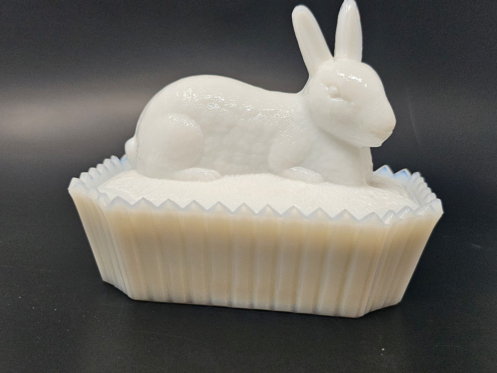 Vintage Westmoreland White Milk Glass Rabbit on Nest Soap Dish