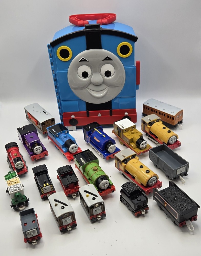 19 Thomas & Friends Motorized Magnetic Trains with Storage Case - Tested & Working