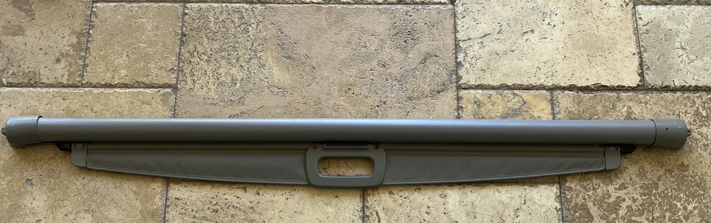 WJ 99-04 Jeep Grand Cherokee - Cargo Cover Privacy Shade Taupe OEM