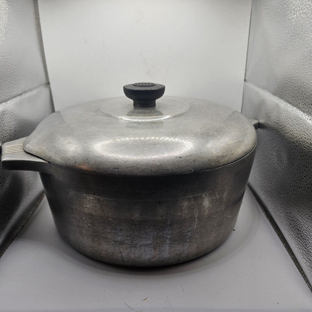 Magnalite Classic  5 Quart Dutch Oven Stock Pot Pan With Lid Vintage Retro