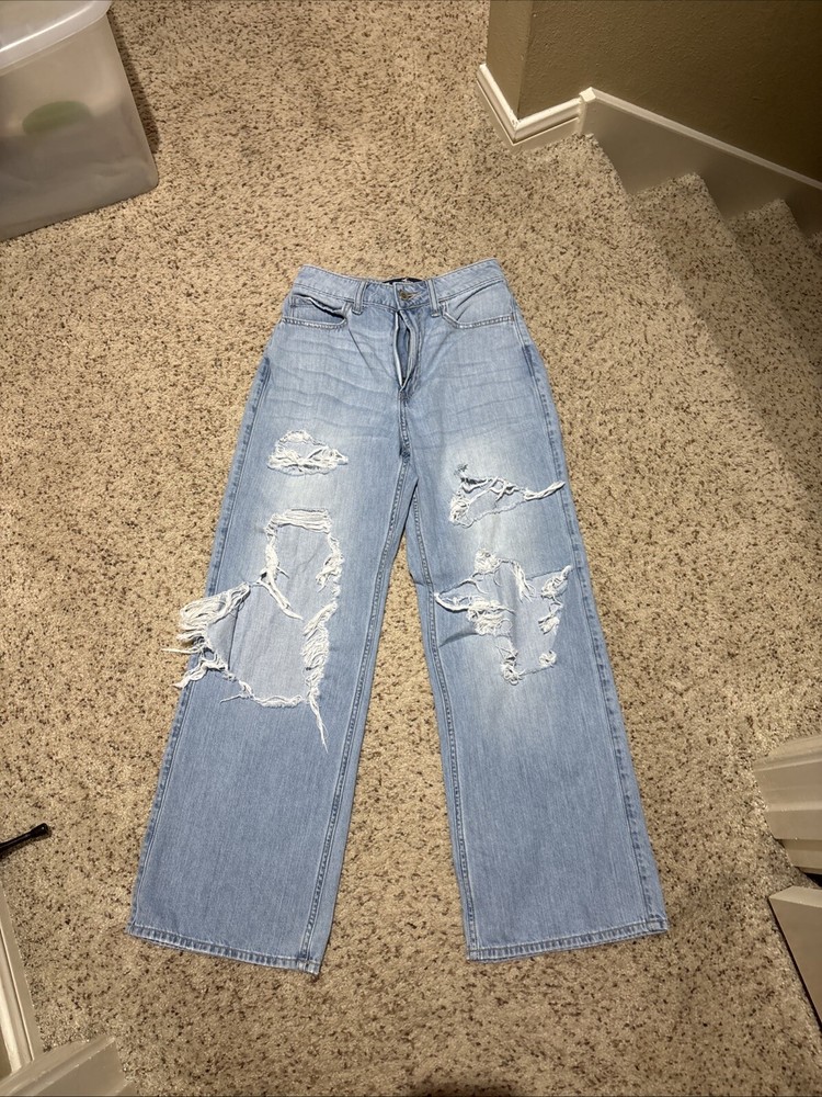 Hollister Ultra High-rise Baggy Jeans Size 000 Short