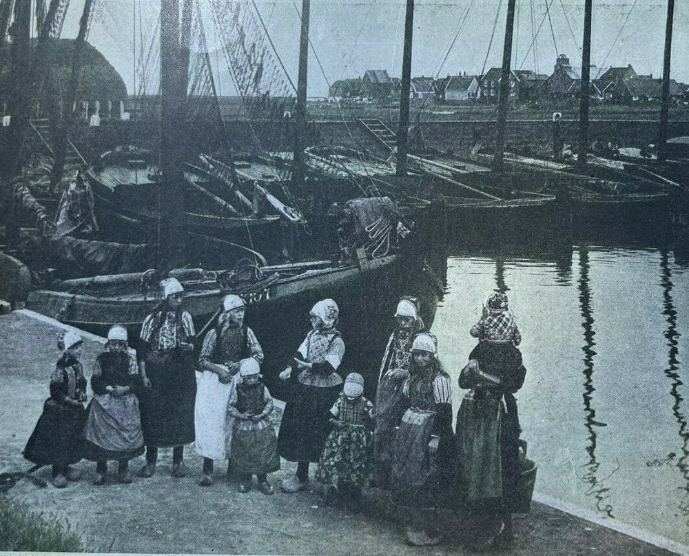 1907 Holland Pumping the Zuyder Zee illustrated