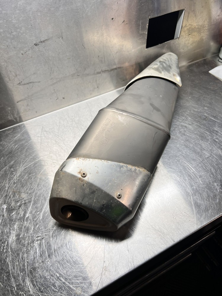 Suzuki GSXR750 GSXR 750 Muffler Silencer Exhaust Pipe Pipes OEM genuine 38HO