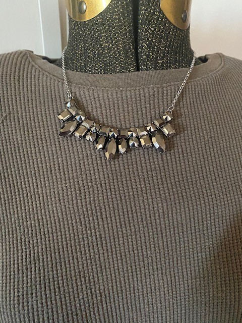 Silver Wish Upon A Rock Star Necklace & Earrings Set  