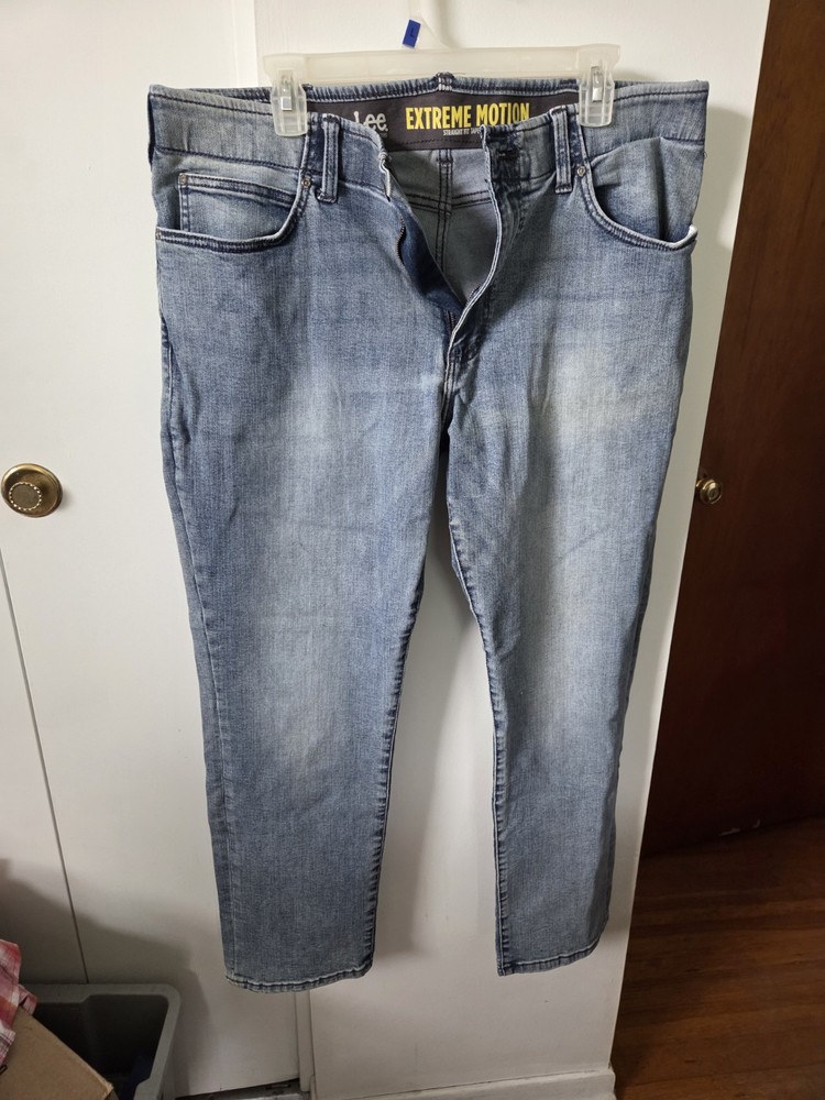 Lee Jeans Mens Extreme Motion Straight Tapered Fit 38x30 Jeans