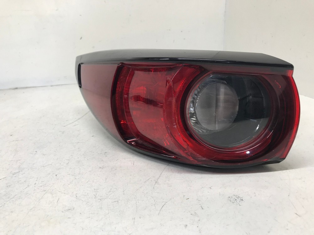 Tail light Damaged Left LH Driver Mazda CX5 CX-5 2017 2018-2021 KB8A-51-150F OEM