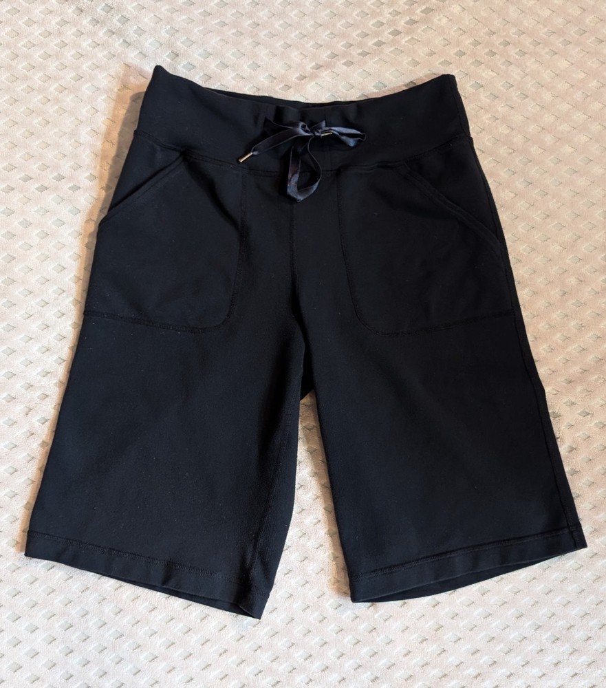LULULEMON Black Be Still Bermuda Shorts Women Size 2 Comfort Fit