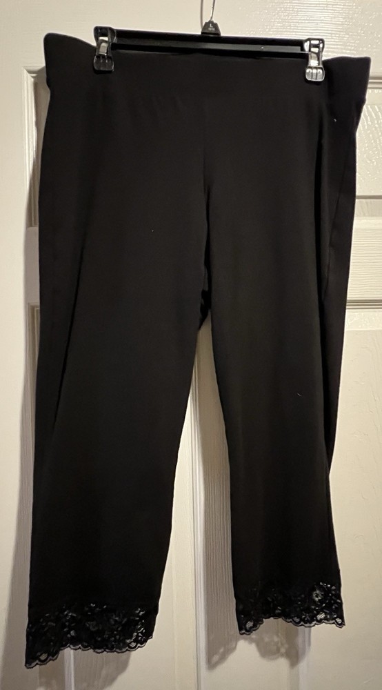 TORRID Size 2 Capri Lace Trim Legging, Deep Black