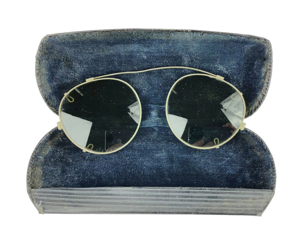 Antique Clip-On Green Lens Sunglasses Lenses in Hinged Case 1900s