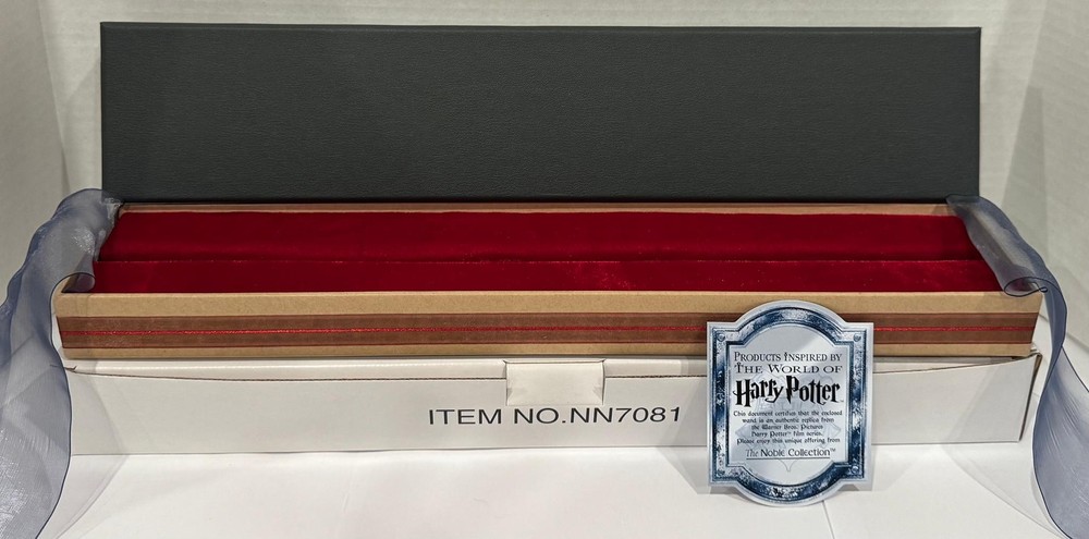 Noble Collection Sirius Black Wand with Ollivander Box NN7081