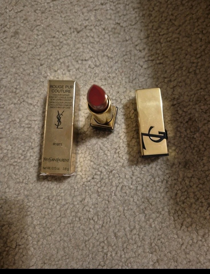 YVES SAINT LAURENT ROUGE PUR COUTURE SATIN LIPSTICK ROUGE PROVOCATION