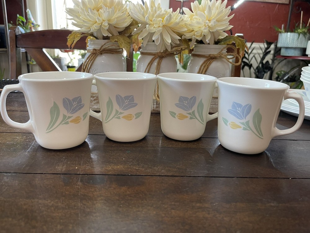 Set Of 4 Vintage CORELLE CORNING WARE FRIENDSHIP CUP / MUG.
