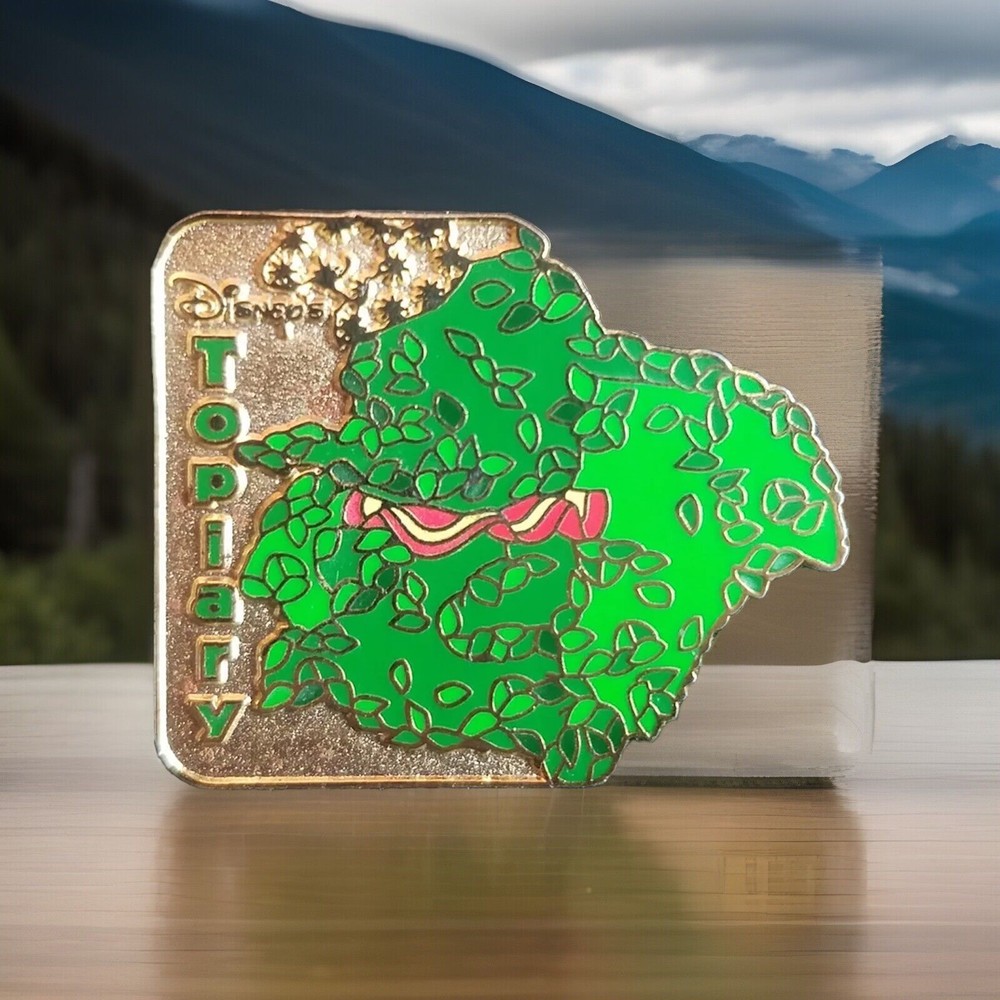 Disney Pin 15975 WDW Cast Lanyard Series Dumbo Topiary D64