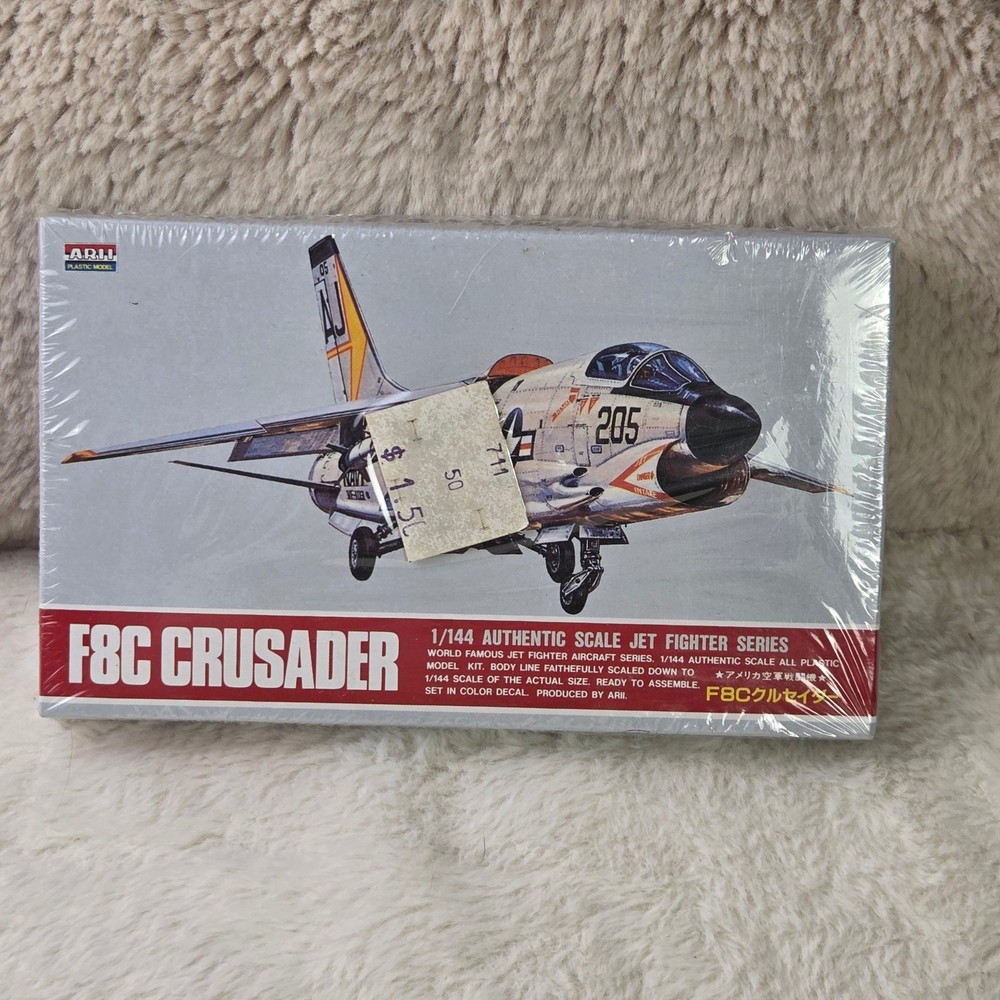ARI F8C Crusader 1:144 Scale Authentic Jet Fighter Aircraft Model Kit New