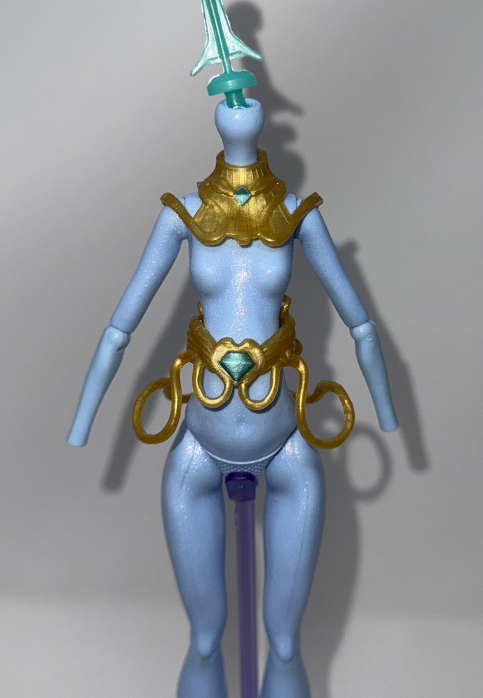 Monster High Winter Howliday Cleo de Nile Doll with Gold Snake Belt and Necklace