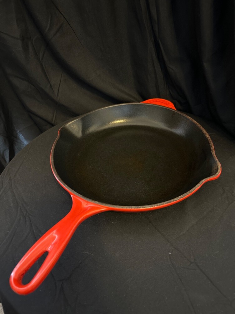 Le Creuset Enamel Cast Iron Double Spout Skillet Pan 10.75 Inch Red France