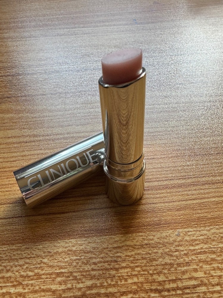 Clinique Repairware Intensive Lip Treatment for Deep Hydration and Repair
