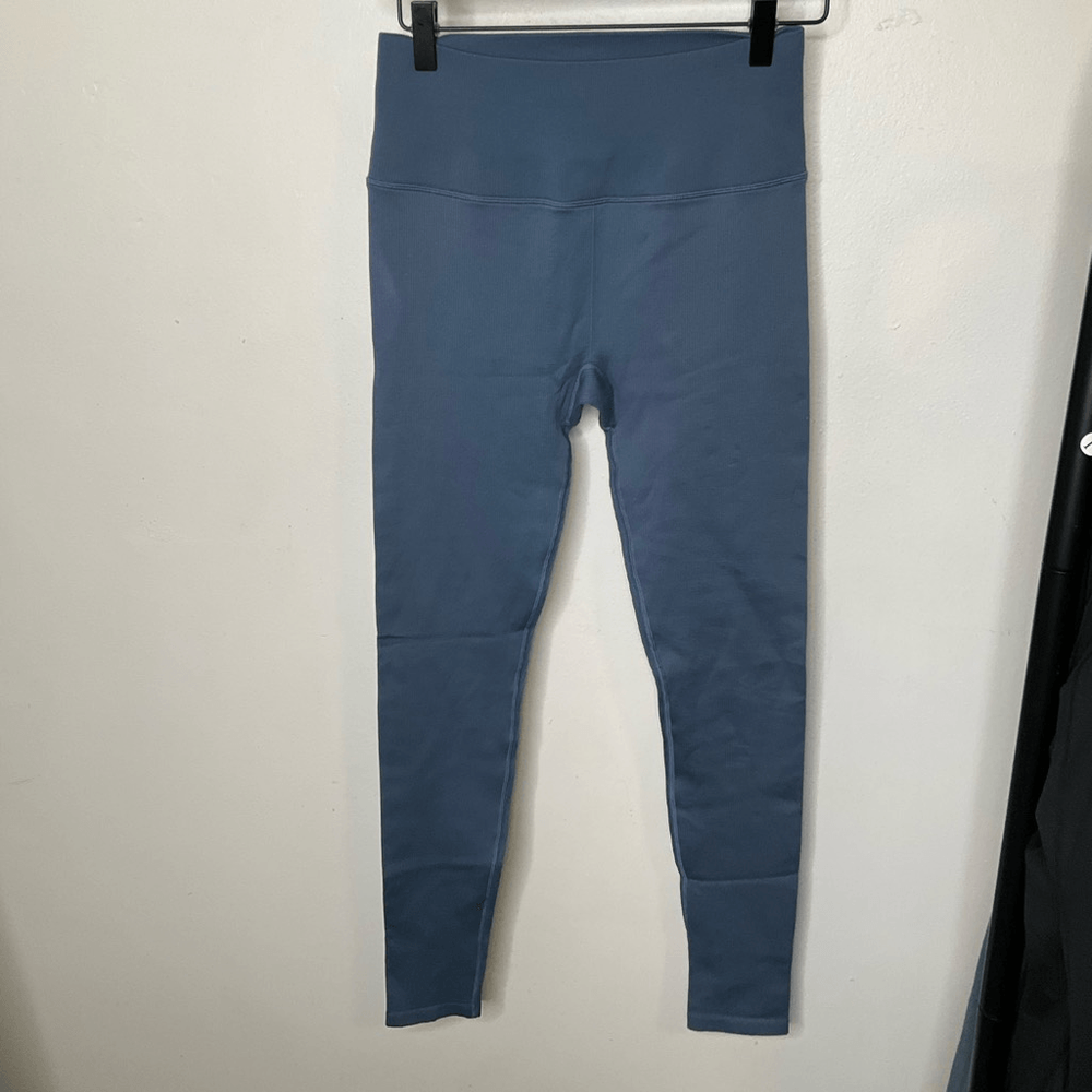 Alo Yoga Ribbed High Waist Leggings for Sculpting and Comfort  